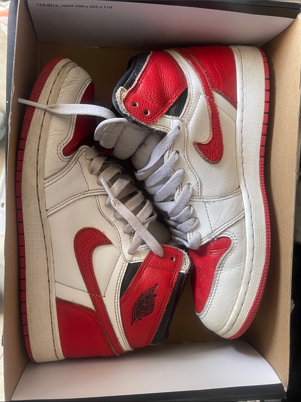 Air Jordan 1 Retro High OG (GS) – Size 6Y
